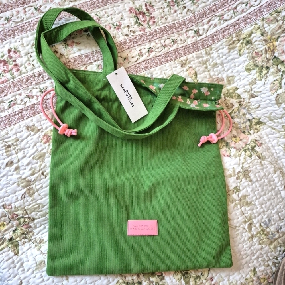 NWT Marc Jacobs Daisy Wild Green Pink Tote Bag Reversable Corduroy Shoulder Shop